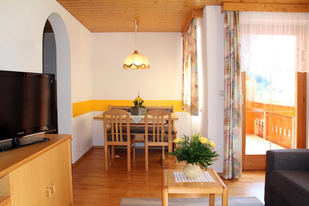 Haus Obere Allmein Sankt Gallenkirch Pokoj fotografie